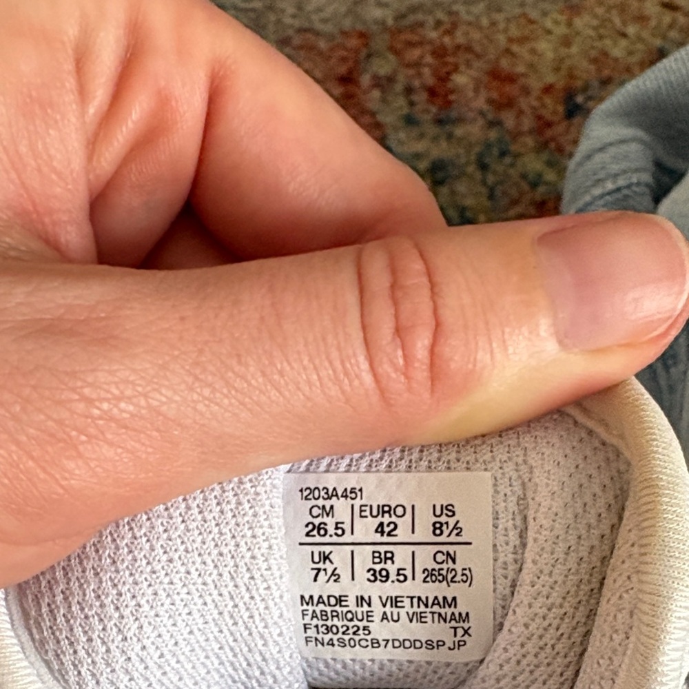 White sneakers - ASICS - Picture 5 of 5
